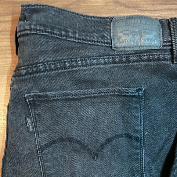 Women's Black Levi’s Jeans - Picture 2 of 5